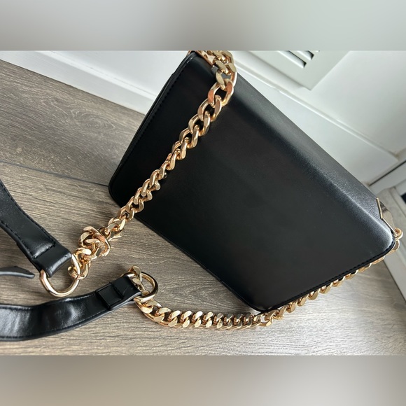 Black and gold faux leather clutch crossbody - Picture 7 of 7